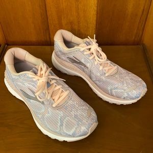 Brooks Women’s Adrenaline Run Wild Snake Print